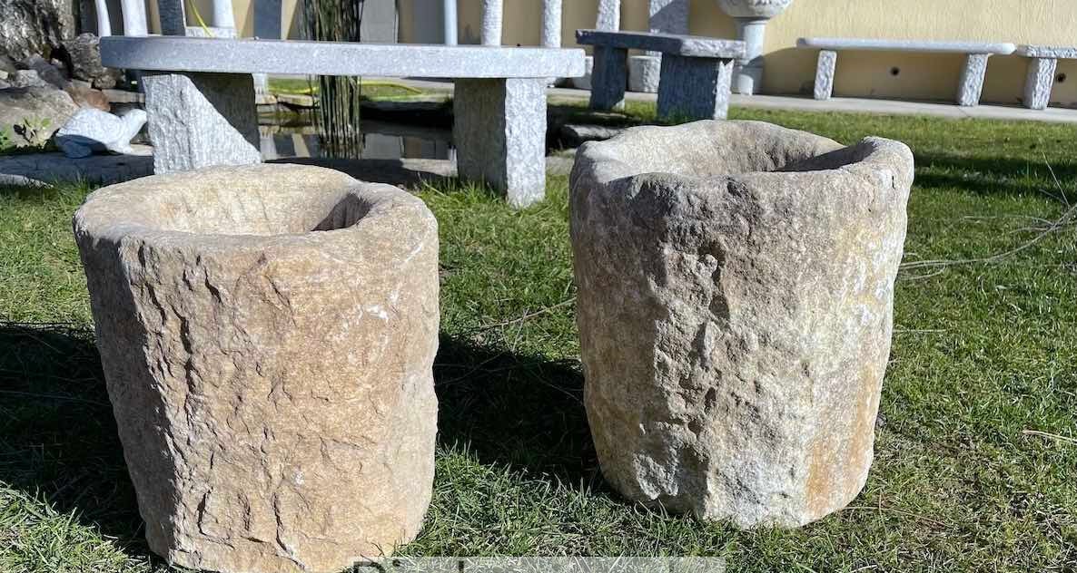 pn-MOR2535-mortaio-antico-vecchio-da-recupero-diametro-25-35-cm-ideale-per-vasi-fioriere-costo-m Mortaio antico-vecchio da recupero, diametro 25-35 cm, ideale per vasi-fioriere. - immagine 1