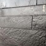 Rivestimento in pietra, listelli singoli in "QUARZITE NERA ANTICATA" misure 3cm - 4,5cm- 6cm, lunghezze 30 cm e 60 cm